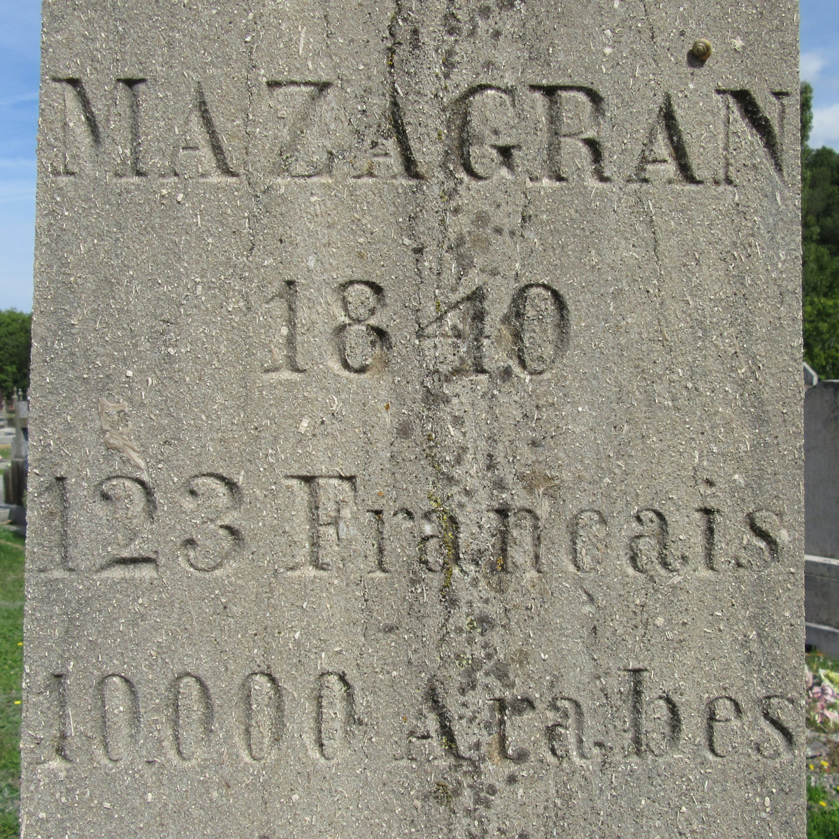 Face du monument funéraire du capitaine Magnien
